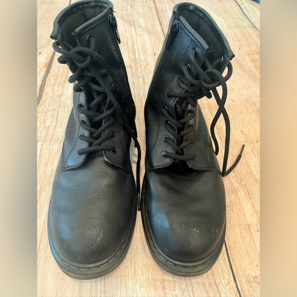 Dr. Marten boots womens Sz 6 Black 1460 pascal waterproof soft 90s grunge